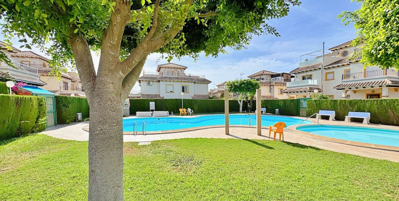 Resale - Townhouse -
Orihuela Costa - La Campana