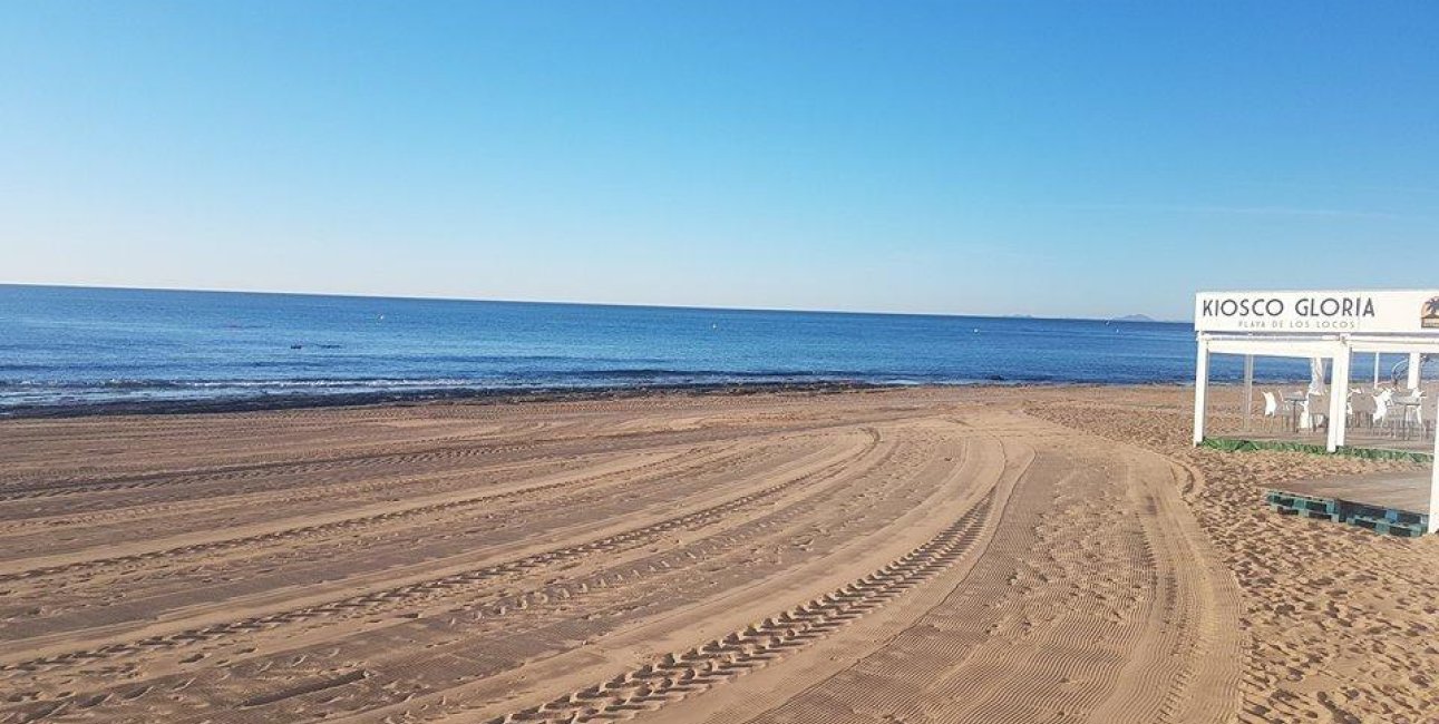 Wynajem długoterminowy - Mieszkanie w bloku -
Torrevieja - Playa de los Locos