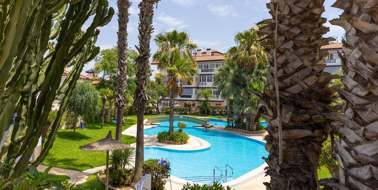 Resale - Bungalow -
Torrevieja - La Mata