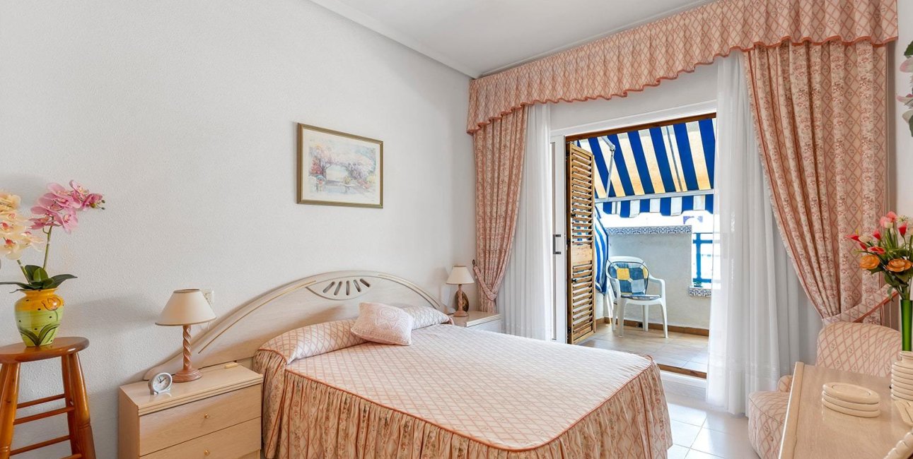 Resale - Bungalow -
Torrevieja - La Mata