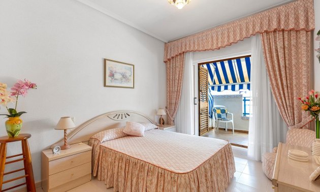 Resale - Bungalow -
Torrevieja - La Mata