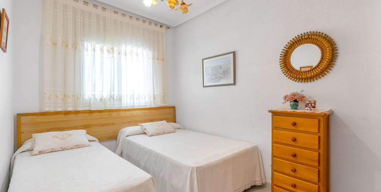 Resale - Bungalow -
Torrevieja - La Mata