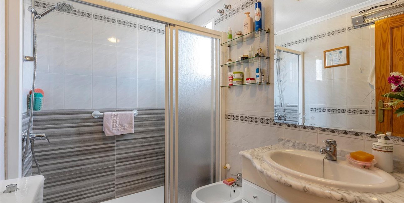 Resale - Bungalow -
Torrevieja - La Mata