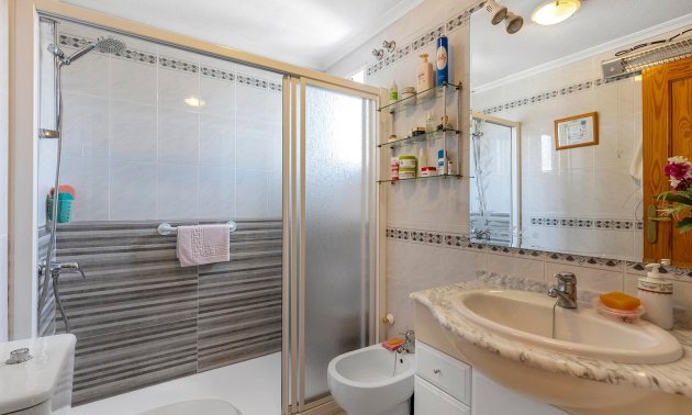 Resale - Bungalow -
Torrevieja - La Mata