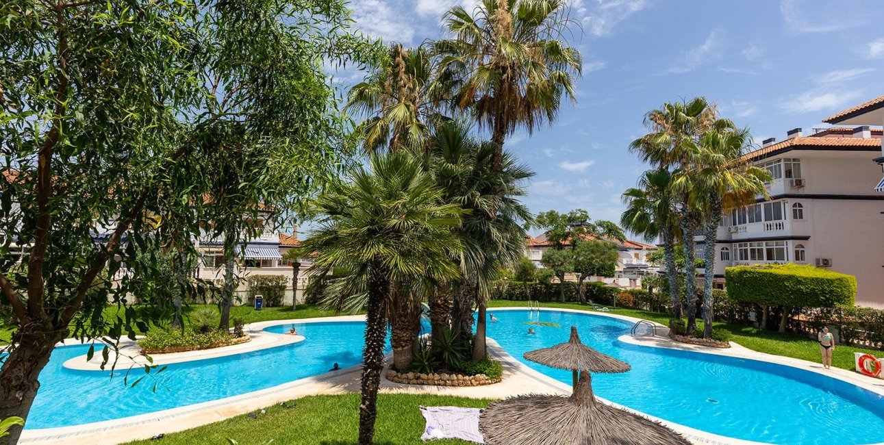 Resale - Bungalow -
Torrevieja - La Mata