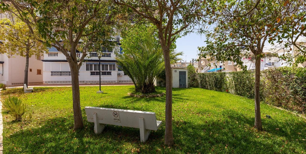 Resale - Bungalow -
Torrevieja - La Mata