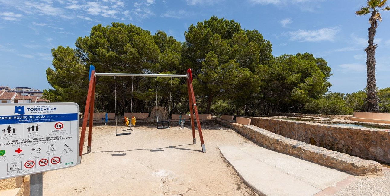 Resale - Bungalow -
Torrevieja - La Mata