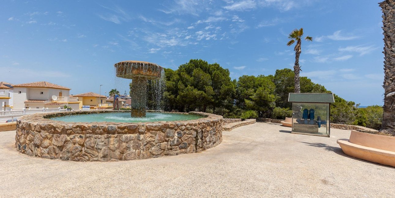 Resale - Bungalow -
Torrevieja - La Mata