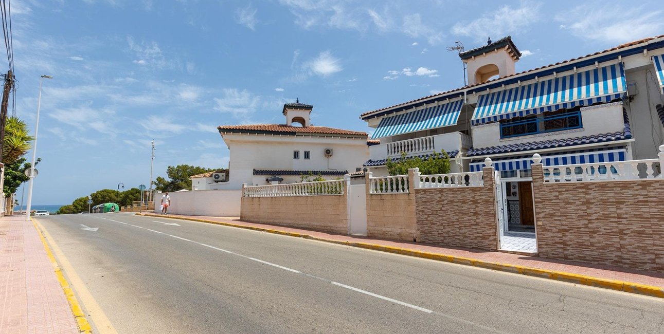 Resale - Bungalow -
Torrevieja - La Mata