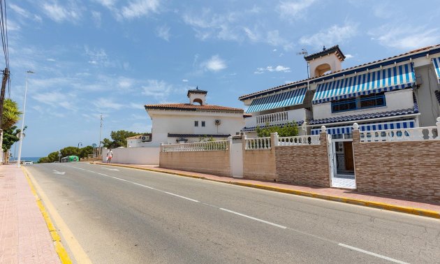 Resale - Bungalow -
Torrevieja - La Mata