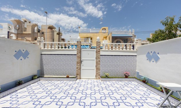 Resale - Bungalow -
Torrevieja - La Mata