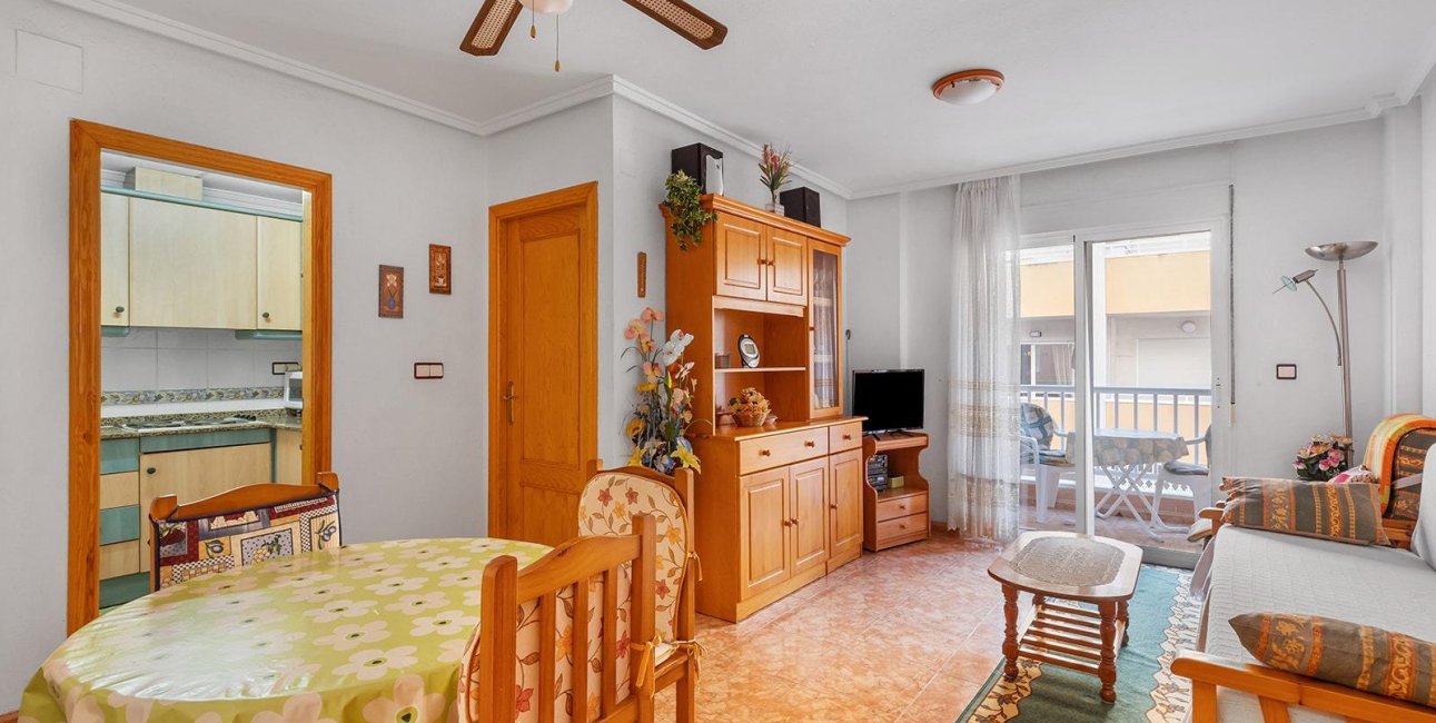 Resale - Apartment / flat -
Torrevieja - Estacion de autobuses