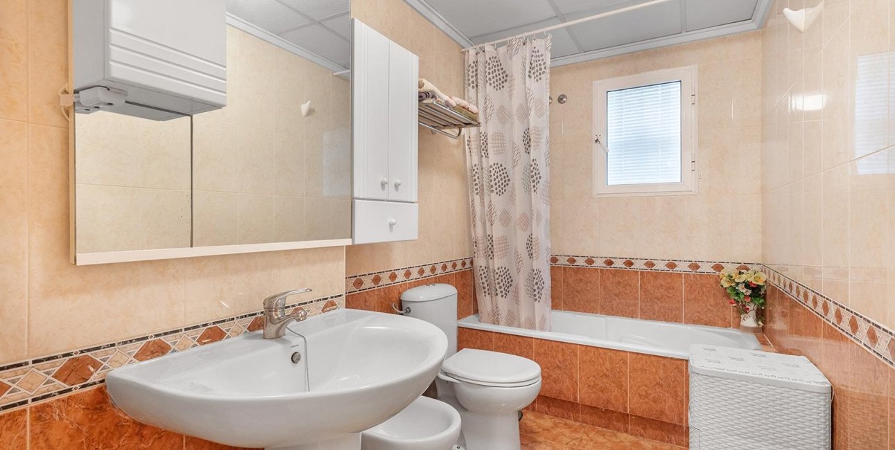 Resale - Apartment / flat -
Torrevieja - Estacion de autobuses