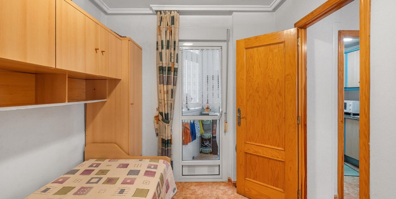 Resale - Apartment / flat -
Torrevieja - Estacion de autobuses