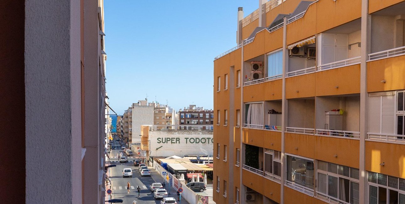 Resale - Apartment / flat -
Torrevieja - Estacion de autobuses
