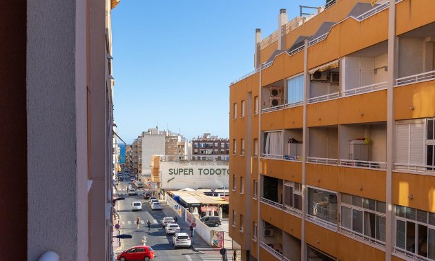 Resale - Apartment / flat -
Torrevieja - Estacion de autobuses