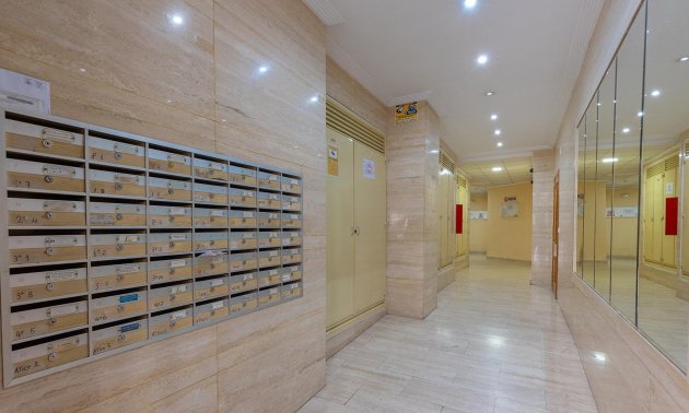 Resale - Apartment / flat -
Torrevieja - Estacion de autobuses