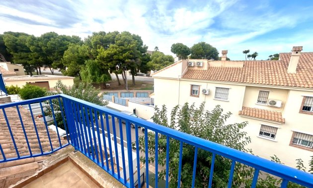 Resale - Townhouse -
Orihuela Costa - Campoamor