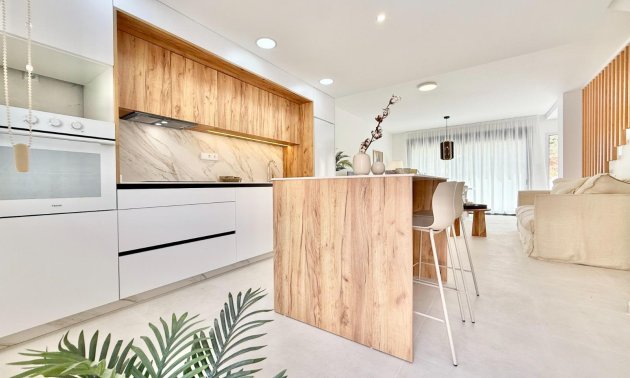 Obra nueva - Adosado -
Cox - San Fernando