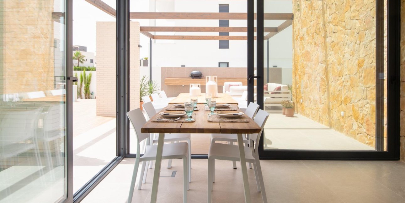 Obra nueva - Villa -
Orihuela Costa - Campoamor