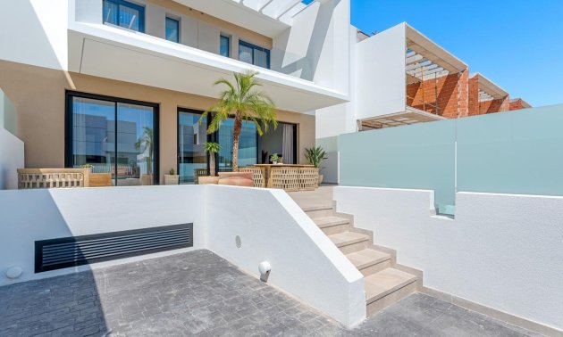 Obra nueva - Villa -
Dolores - Sector 3