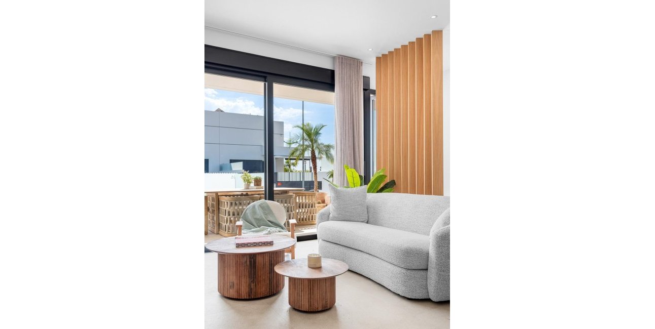 Obra nueva - Villa -
Dolores - Sector 3