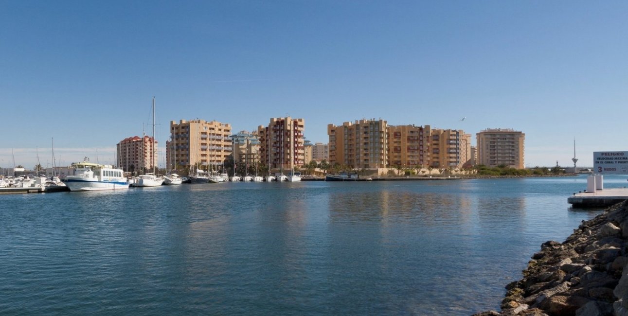 Obra nueva - Apartamento / piso -
La Manga del Mar Menor - La Manga