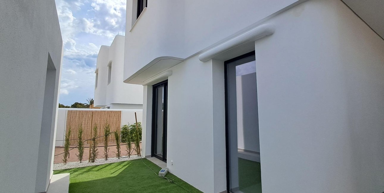 Obra nueva - Villa -
Alfas del Pí - El Albir