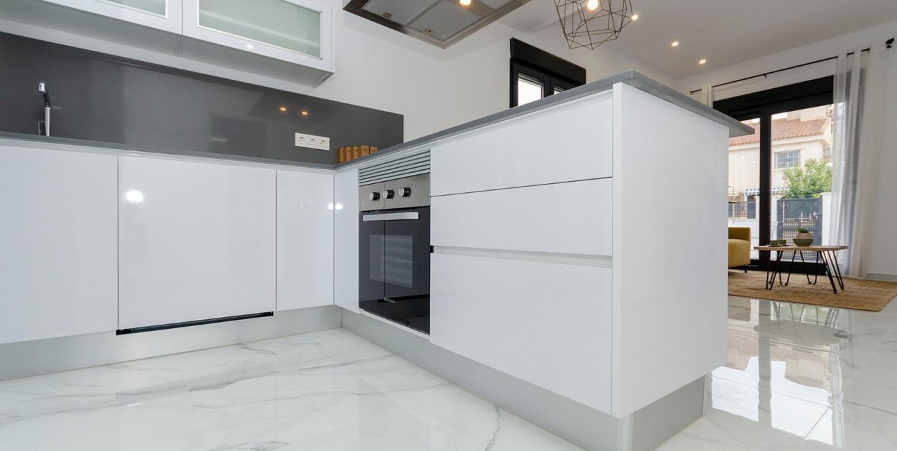 Obra nueva - Villa -
Torrevieja - La Siesta - El Salado -  Torreta