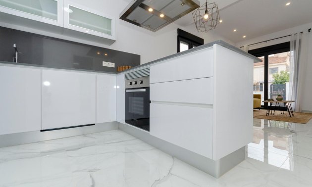 Obra nueva - Villa -
Torrevieja - La Siesta - El Salado -  Torreta