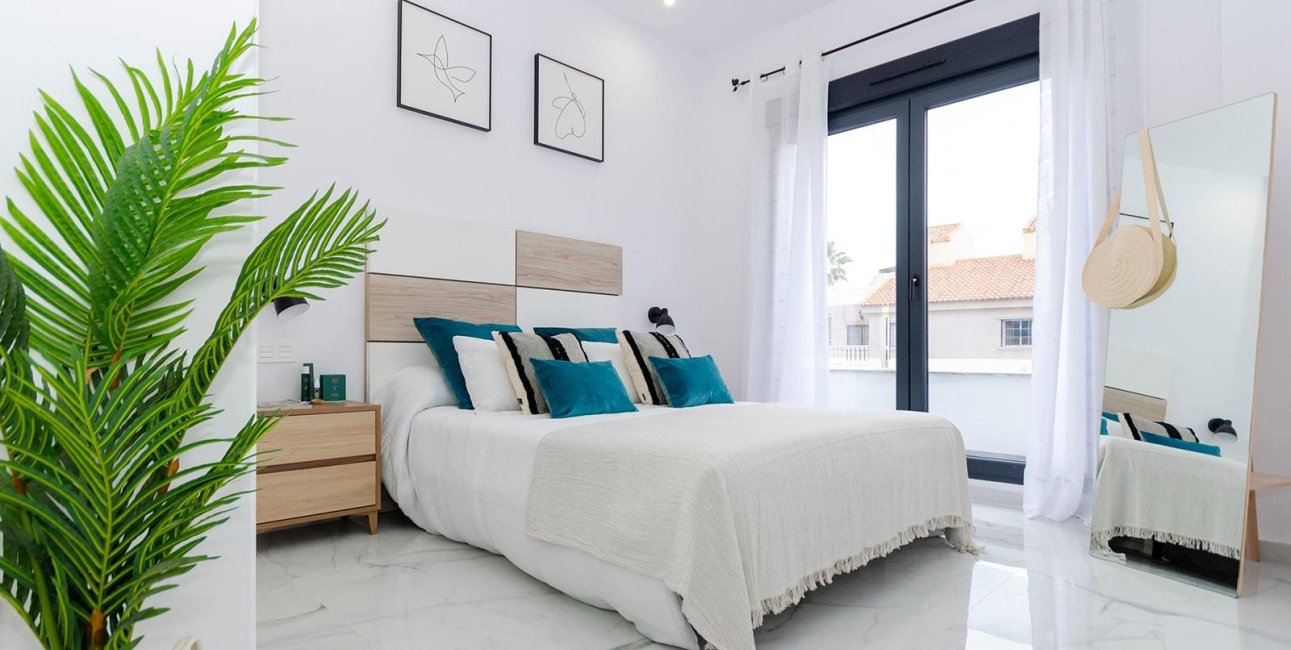 Obra nueva - Villa -
Torrevieja - La Siesta - El Salado -  Torreta