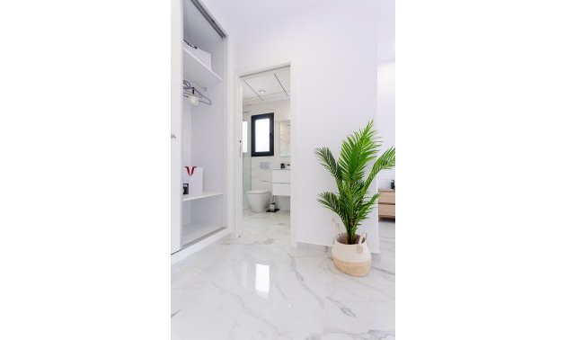 Obra nueva - Villa -
Torrevieja - La Siesta - El Salado -  Torreta