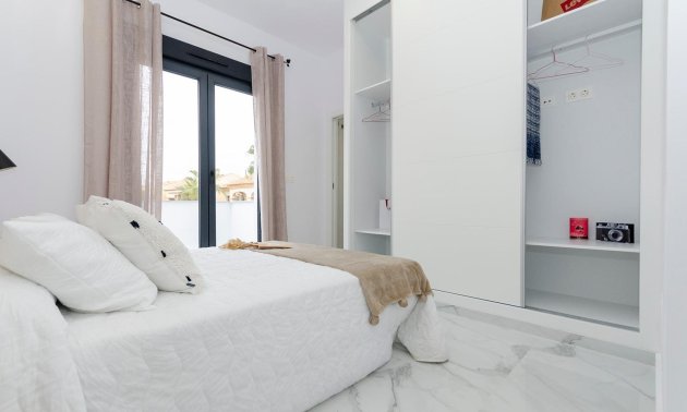 Obra nueva - Villa -
Torrevieja - La Siesta - El Salado -  Torreta