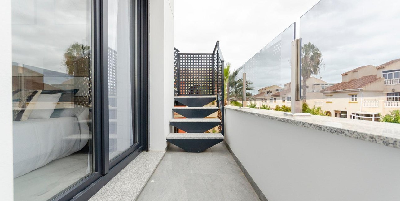 Obra nueva - Villa -
Torrevieja - La Siesta - El Salado -  Torreta