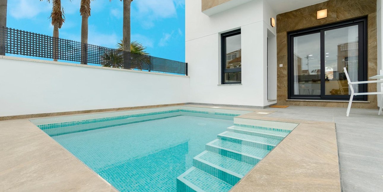 Obra nueva - Villa -
Torrevieja - La Siesta - El Salado -  Torreta