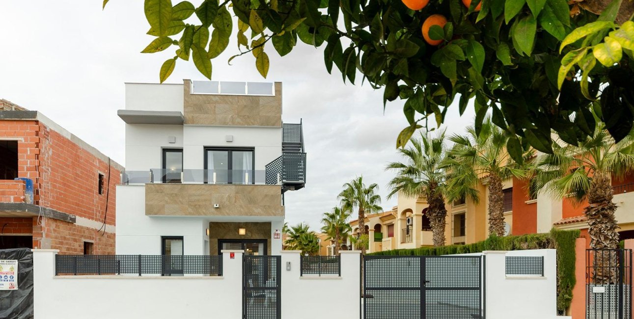 Obra nueva - Villa -
Torrevieja - La Siesta - El Salado -  Torreta