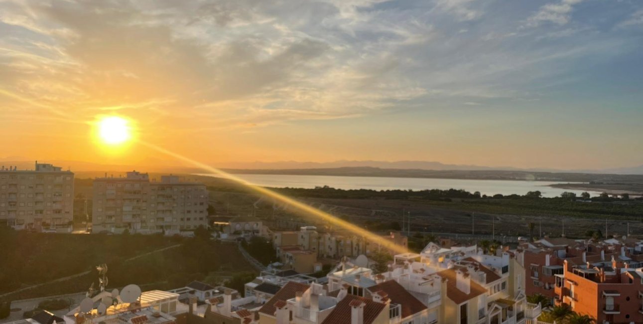 Rynek wtórny - Ático Dúplex -
Torrevieja - Torre la mata