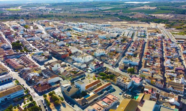 Rynek pierwotny - Willa -
Benijofar - Pueblo