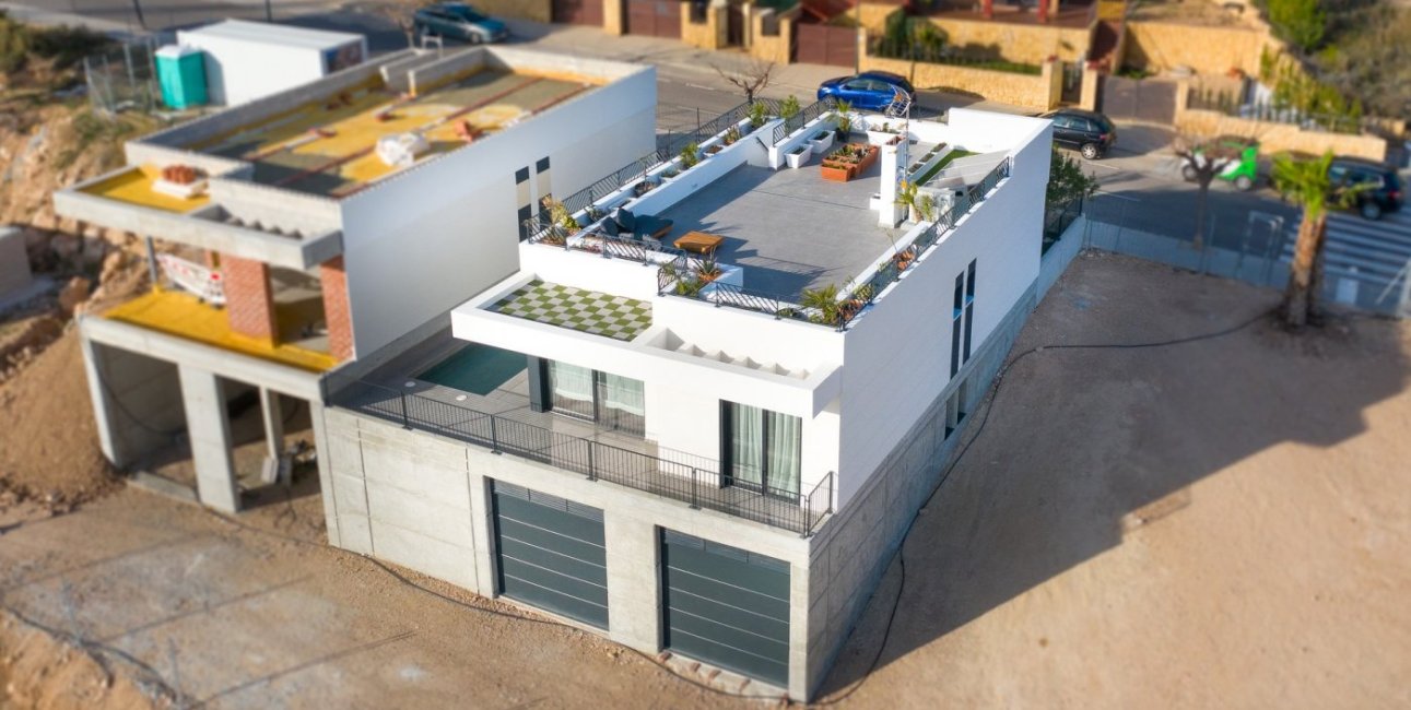 Obra nueva - Villa -
Polop - Urbanizaciones