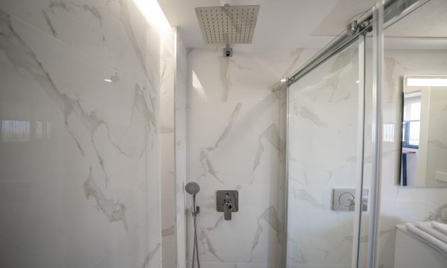 Obra nueva - Villa -
Algorfa - La Finca Golf