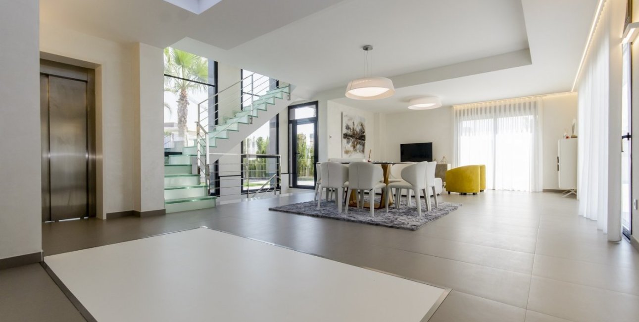 Obra nueva - Villa -
Orihuela Costa - Campoamor