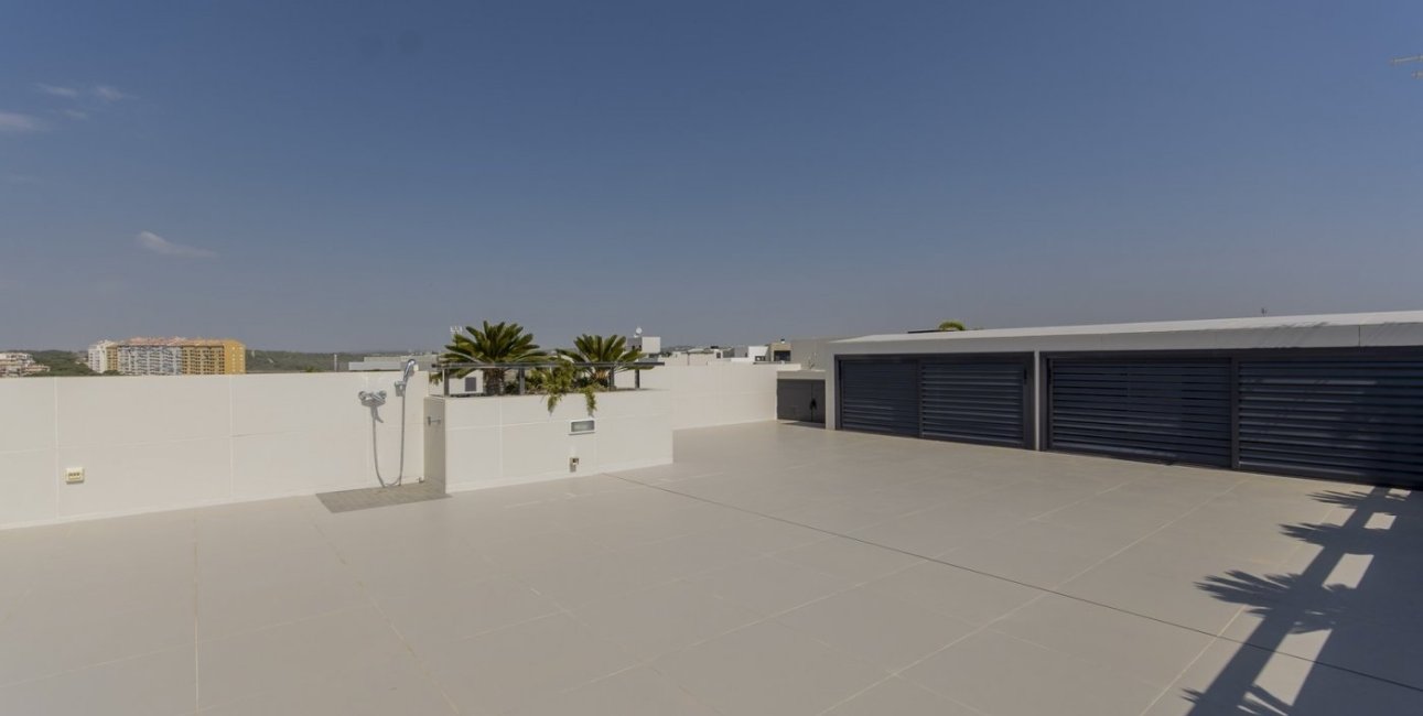 Obra nueva - Villa -
Orihuela Costa - Campoamor