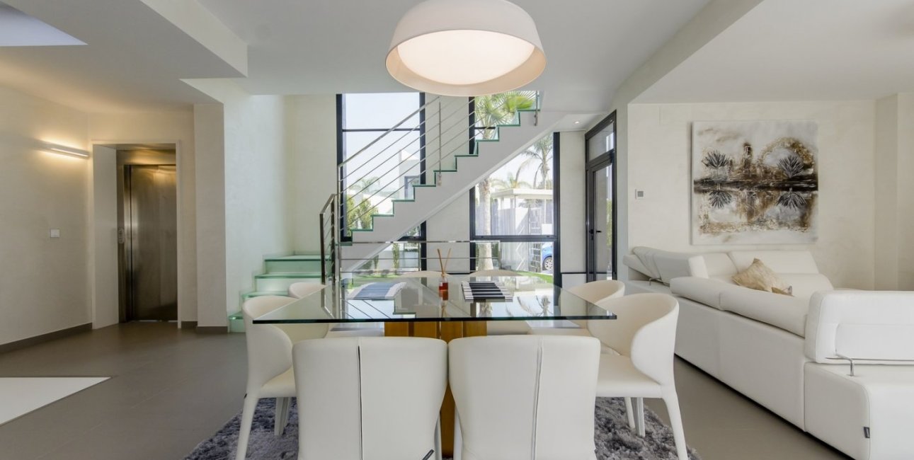 Obra nueva - Villa -
Orihuela Costa - Campoamor