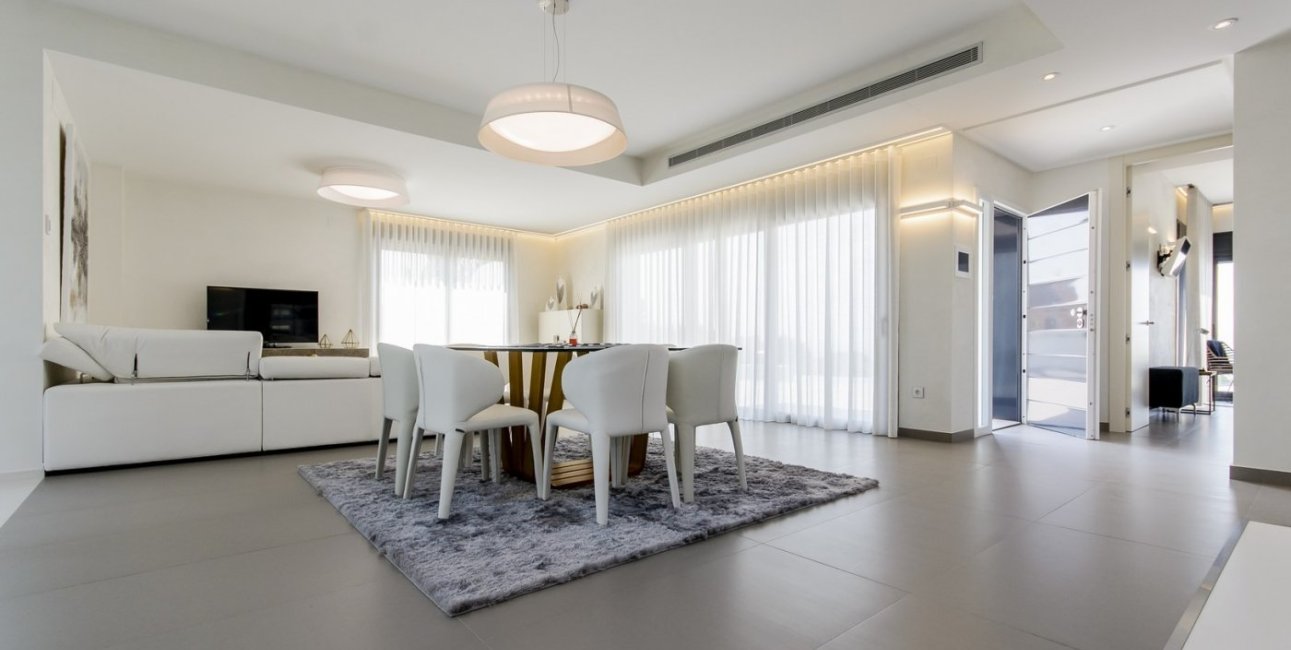 Obra nueva - Villa -
Orihuela Costa - Campoamor