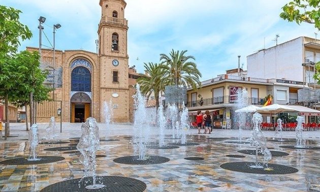 Rynek pierwotny - Willa -
Pilar de la Horadada - pueblo