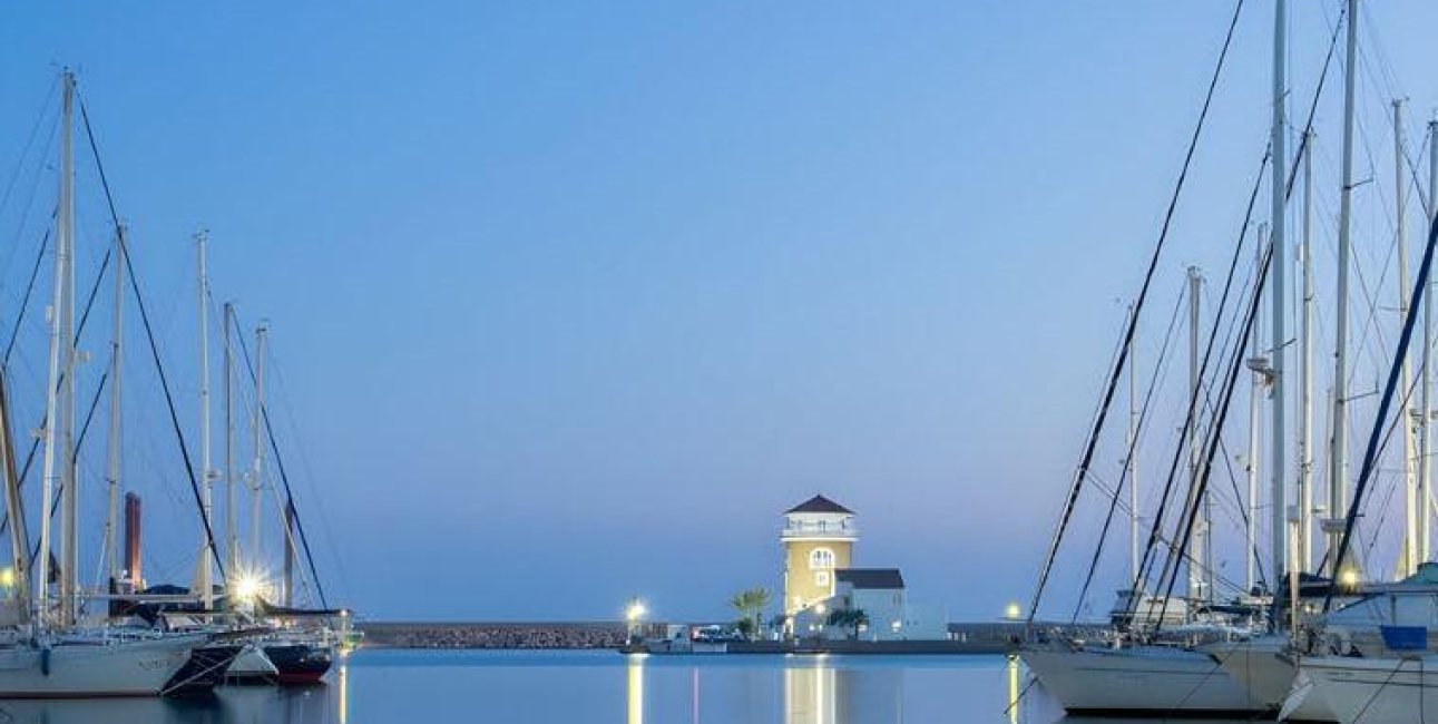 Obra nueva - Apartamento / piso -
Almerimar