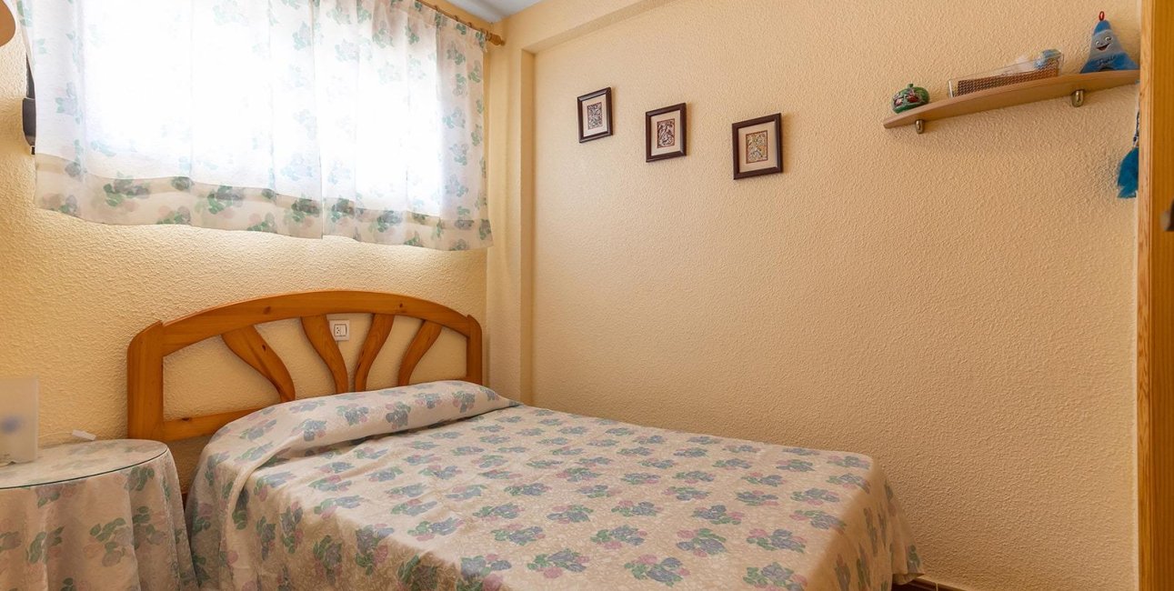 Resale - Apartment / flat -
Guardamar del Segura - Urb. pinomar