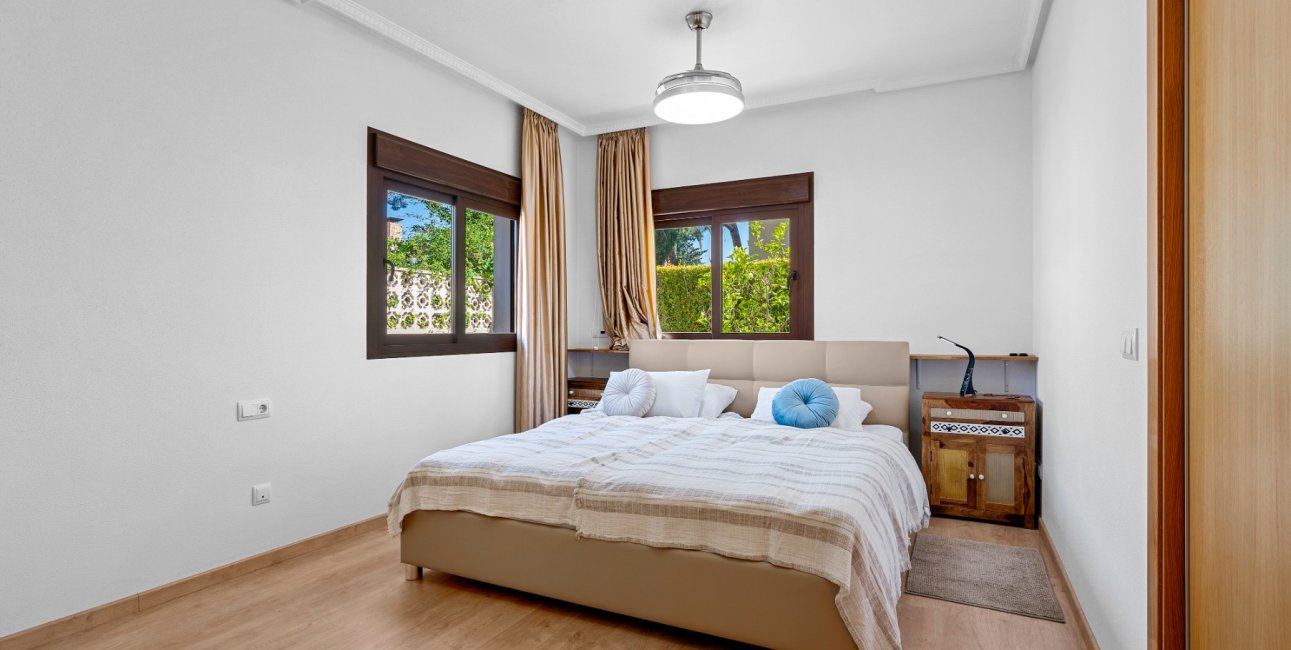 Resale - Villa -
Orihuela Costa - Dehesa De Campoamor