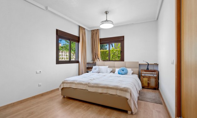 Resale - Villa -
Orihuela Costa - Dehesa De Campoamor