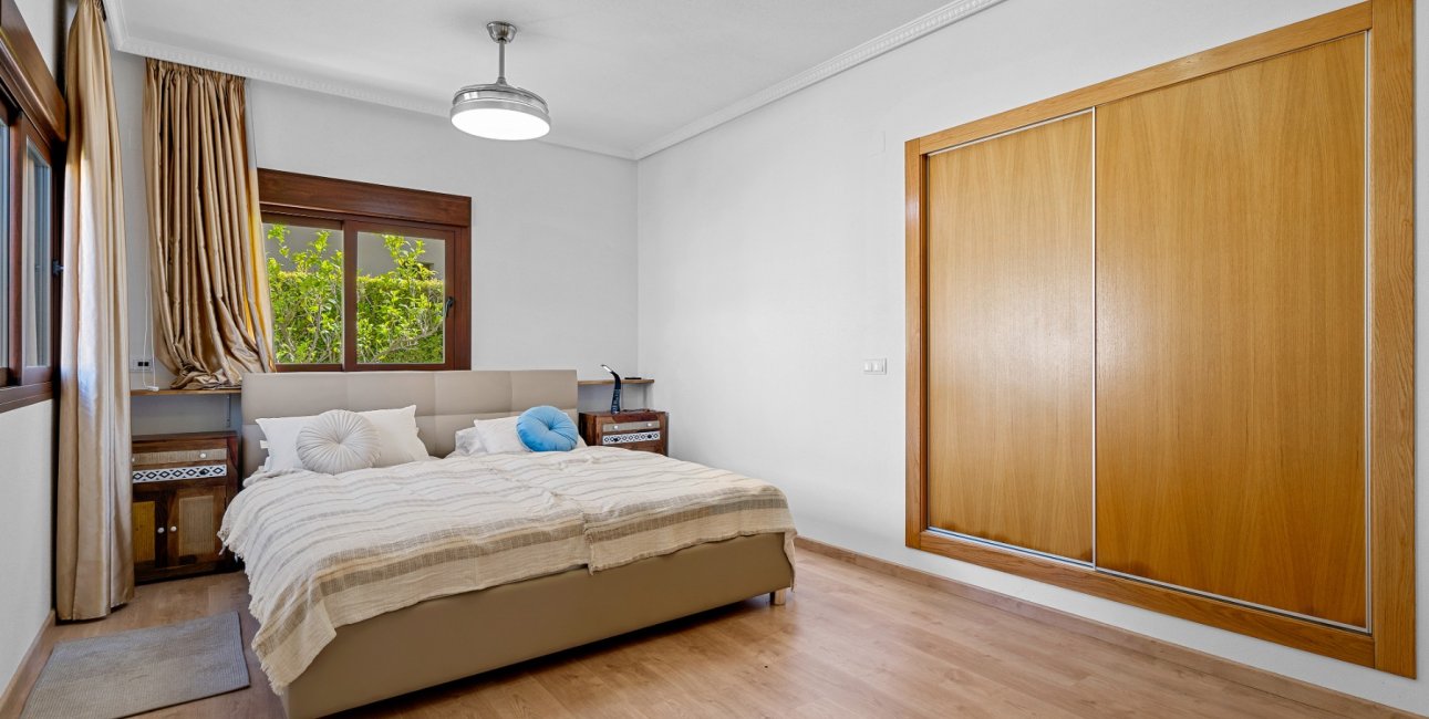 Resale - Villa -
Orihuela Costa - Dehesa De Campoamor